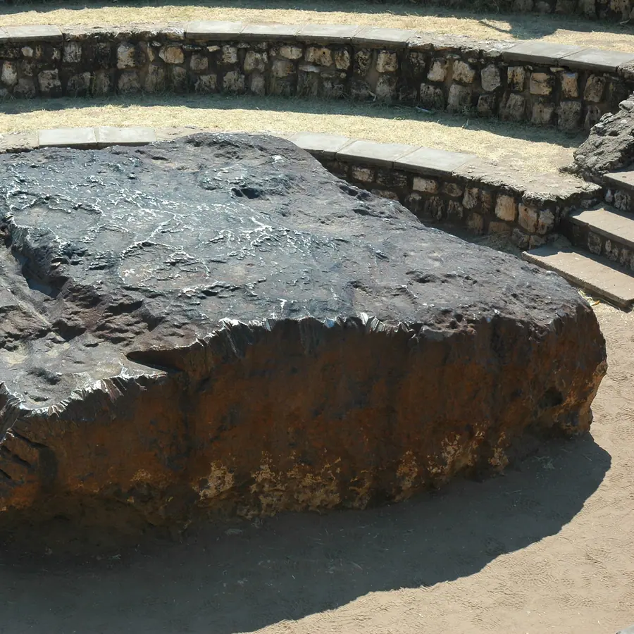 Meteorite fusion crust — visual reference
